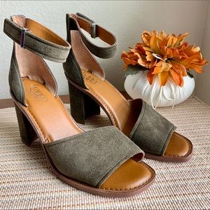 NEW Franco Sarto ‘Caia’ Block Heeled Sandals 9